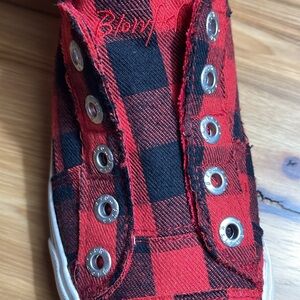 Stylish Red and Black Plaid Women's Sneakers